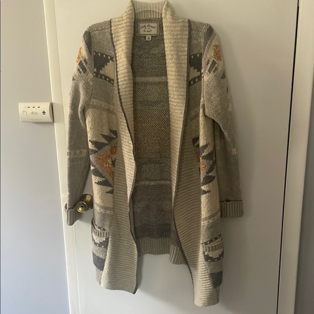 Lucky Brand Gray and Cream Patterned Sweater